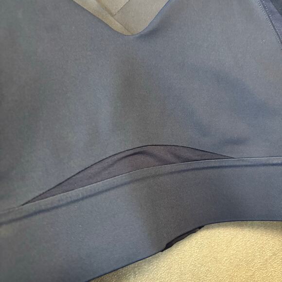 New Brooks Moves with Me Run Sports Bra Performance Track Sports Athletic 32A XS - Picture 2 of 9